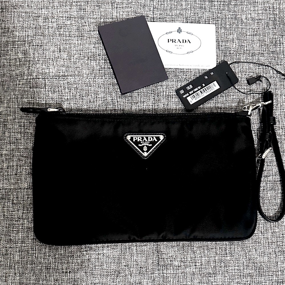 ♠️Prada Wristlet ♠️